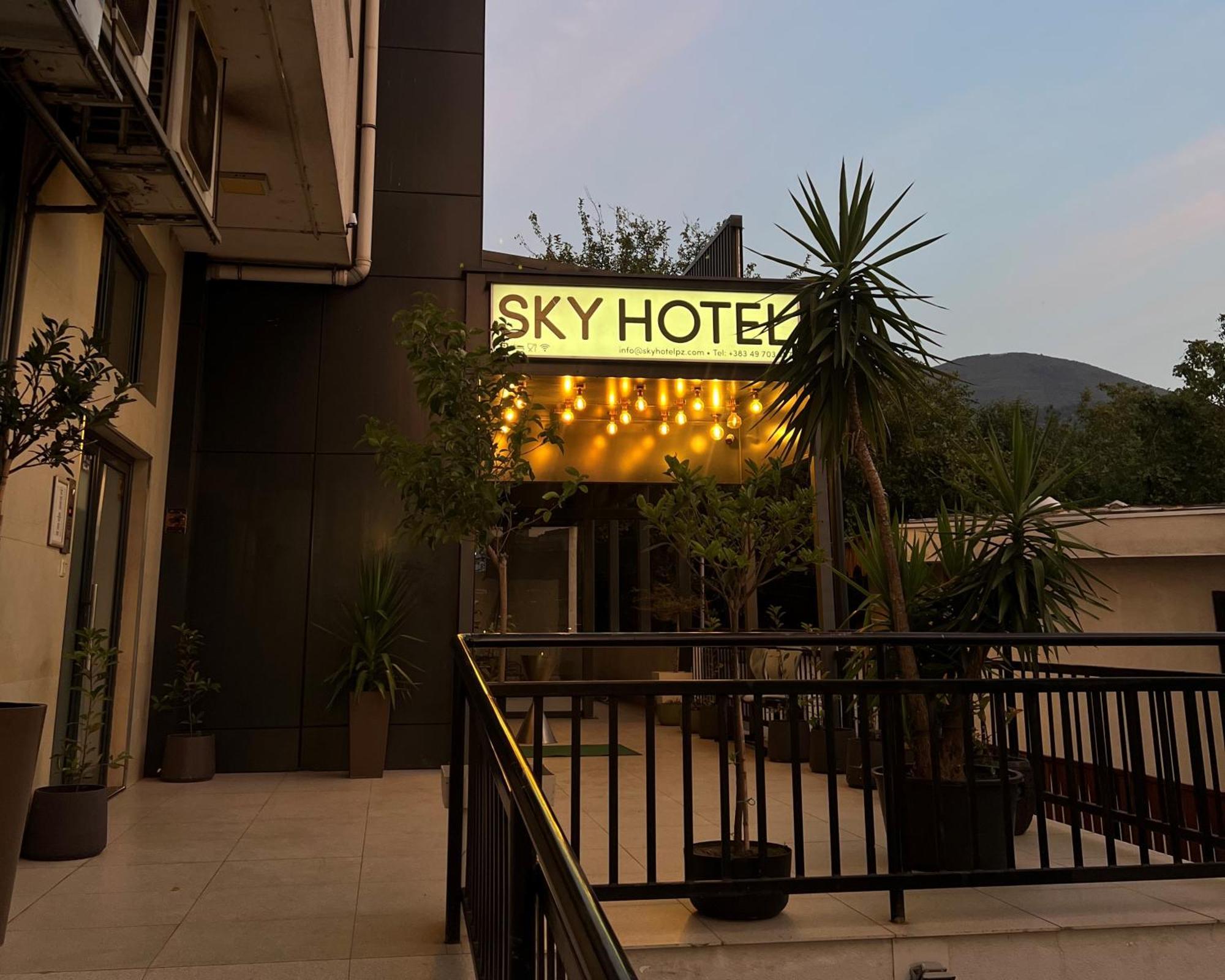 Sky Hotel Prizren Kültér fotó