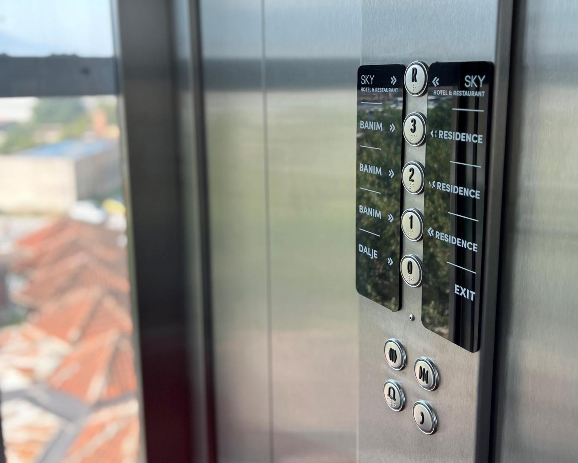 Sky Hotel Prizren Kültér fotó